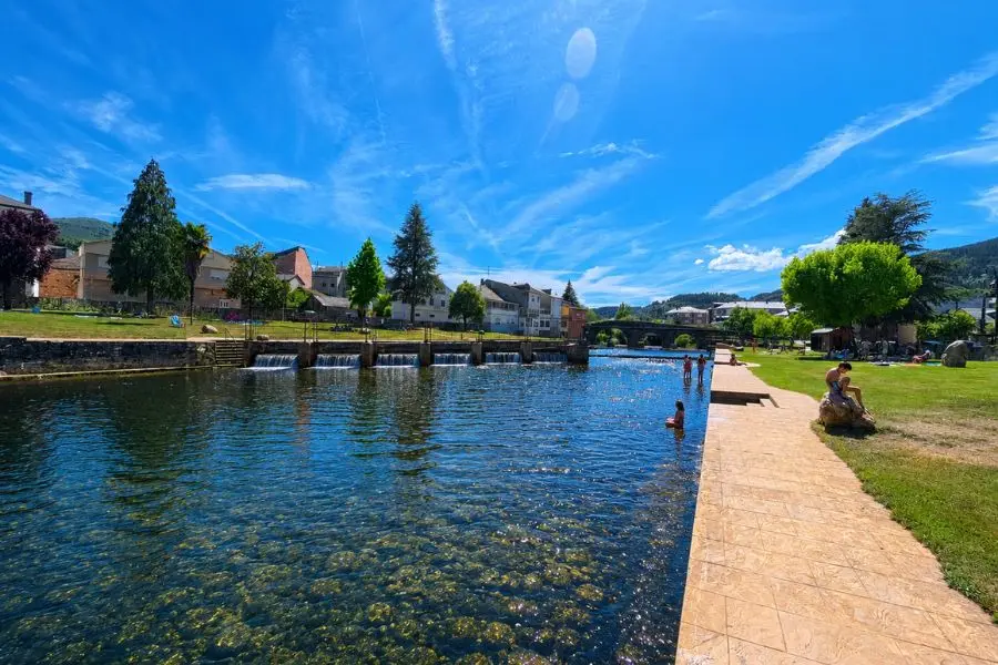 playa fluvial de Vega de Espinareda